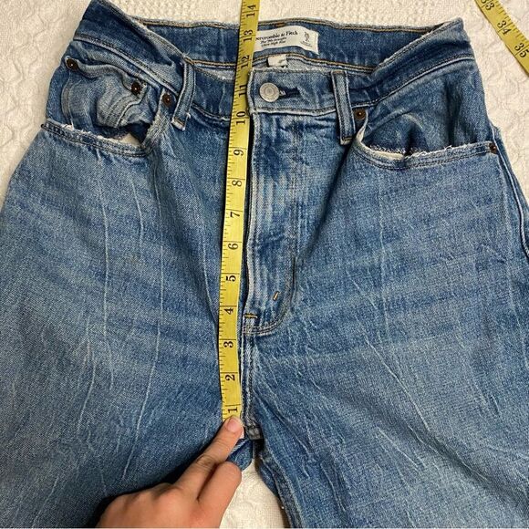 A&F The 90’s Straight Ultra High Rise Curve Love Jeans 2 R 26 Abercrombie Fitch - Picture 4 of 14